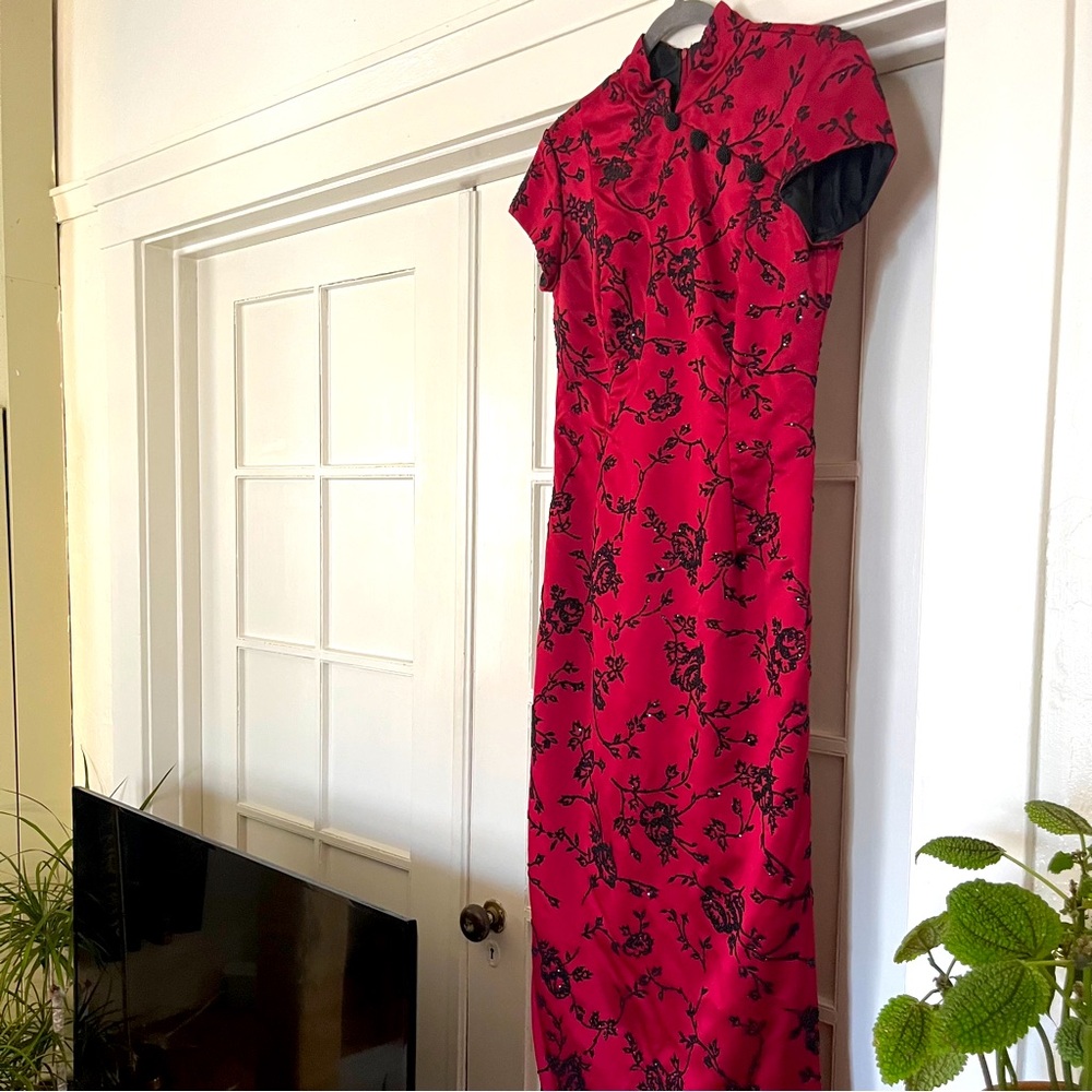 VTG Huey Waltzer Saks Red Beaded Floral Cheongsam Maxi Dress Mandarin Gown Sz 8